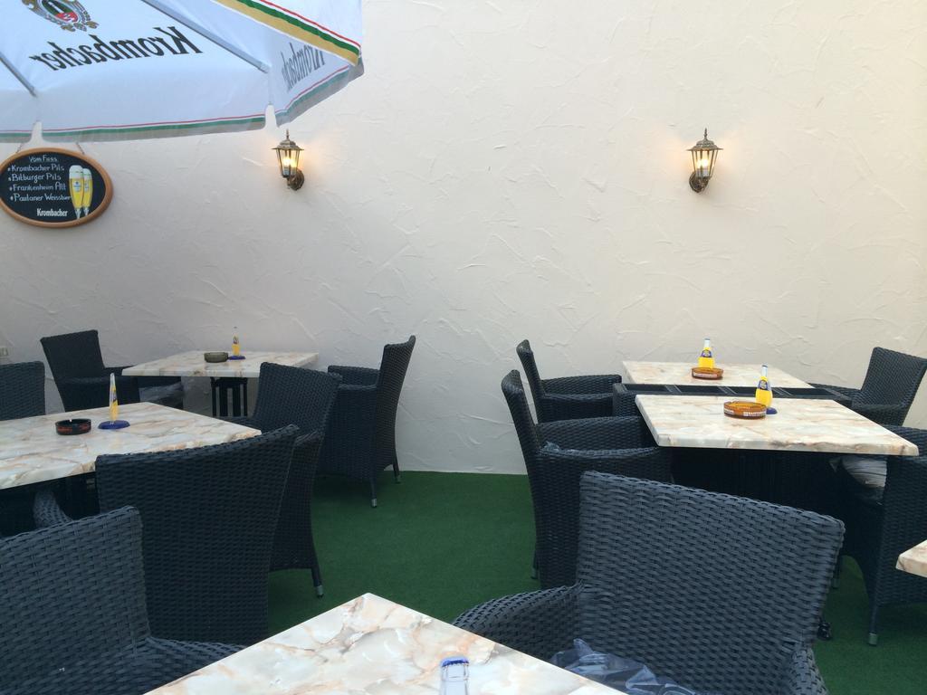 Hotel Zur Dorfschänke Klotten Exterior foto