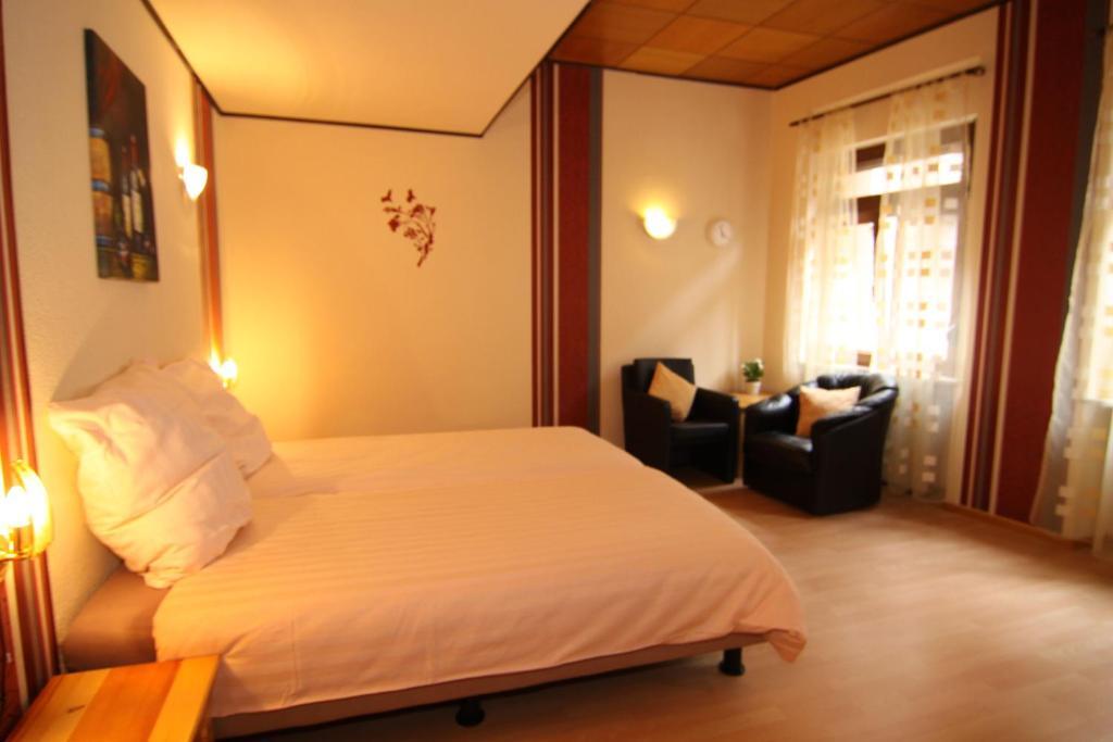 Hotel Zur Dorfschänke Klotten Zimmer foto