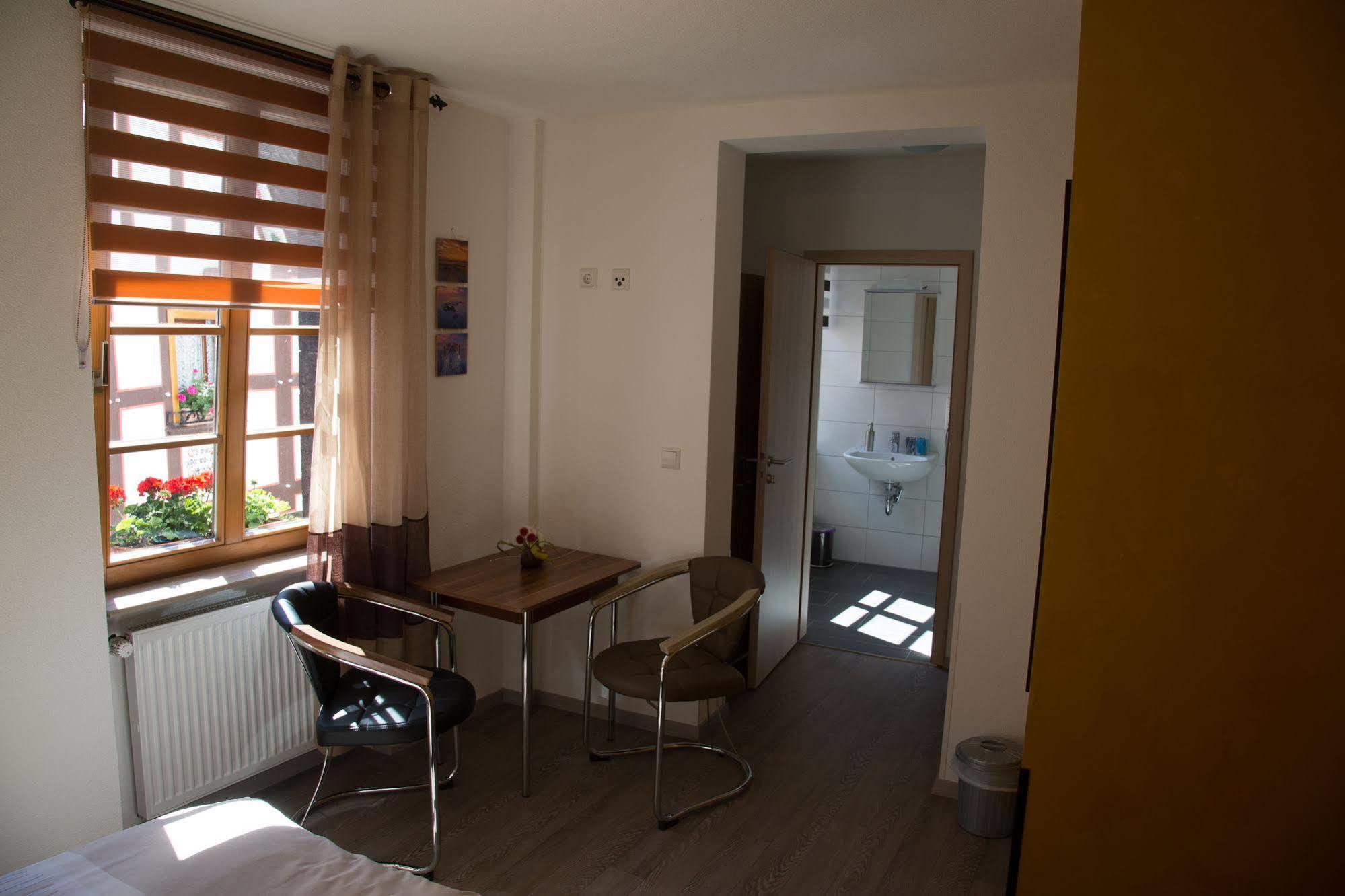 Hotel Zur Dorfschänke Klotten Exterior foto